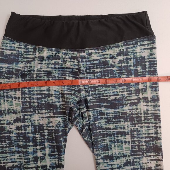 Women's NYL Green and Black Mid-Calf Length Yoga Pants Size XL - Picture 5 of 8